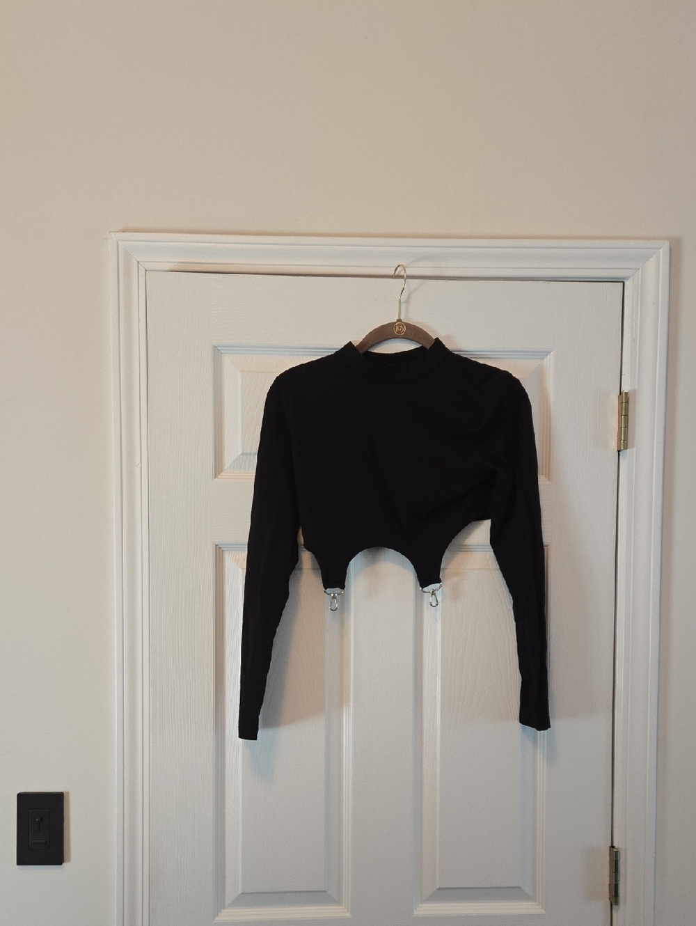 SHEIN Black Cropped Long-Sleeve Top with Garter Rings